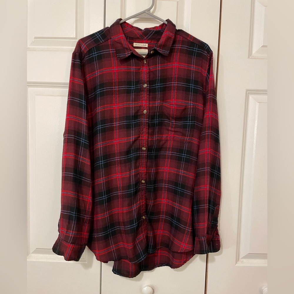 American Eagle Women’s Boyfriend Fit Flannel Shirt. Red & Blue Checked. Size XL.
